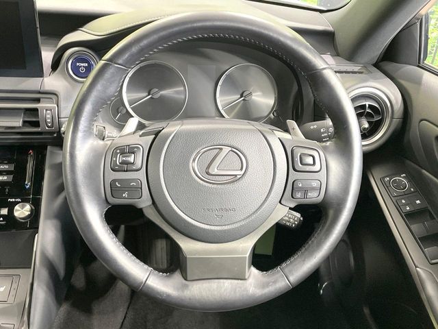 TOYOTA LEXUS IS300h 2022