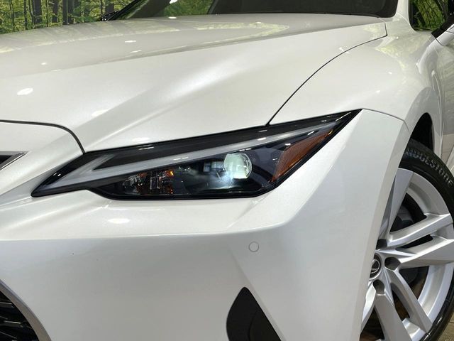 TOYOTA LEXUS IS300h 2022