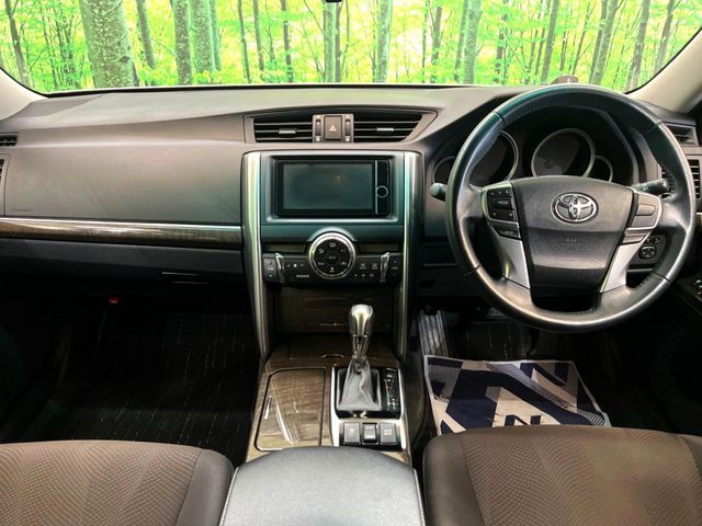 TOYOTA MARK X 2012