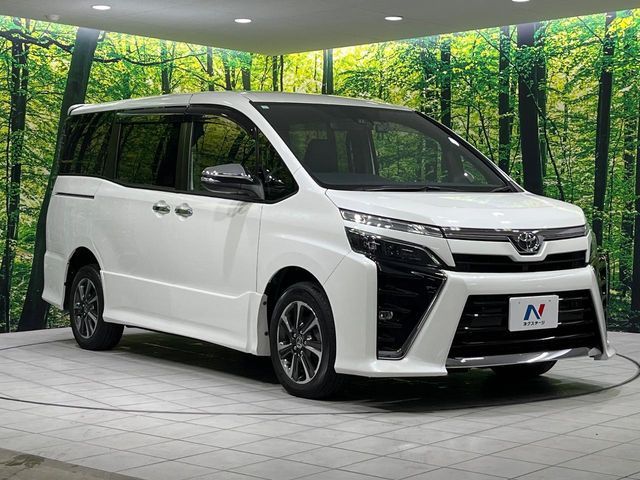 TOYOTA VOXY 4WD 2021