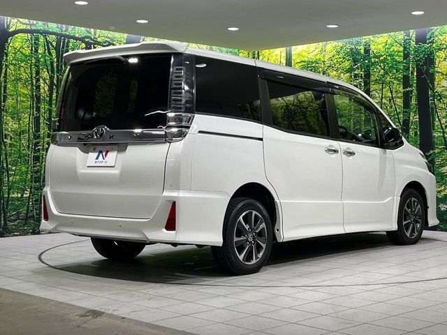 TOYOTA VOXY 4WD 2021