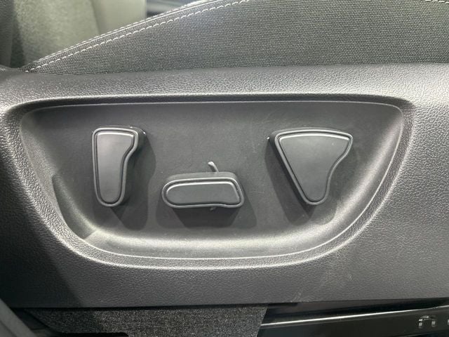 TOYOTA YARIS CROSS HYBRID 2025