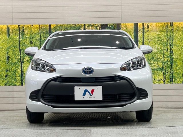TOYOTA AQUA 2024