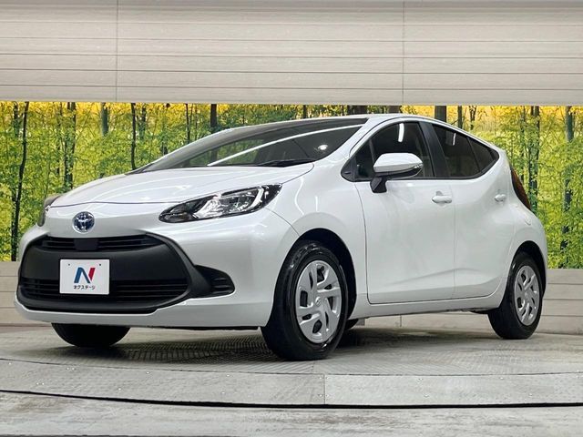 TOYOTA AQUA 2024