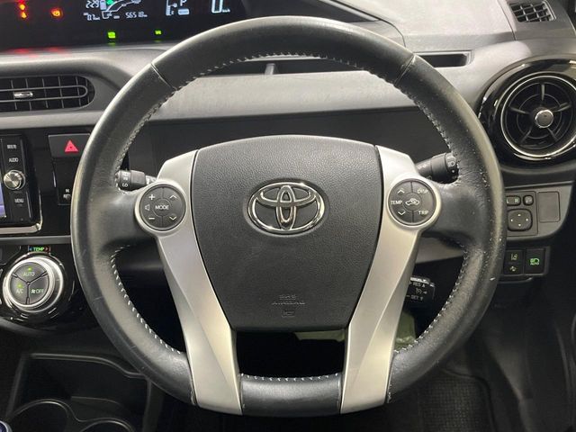TOYOTA AQUA 2017