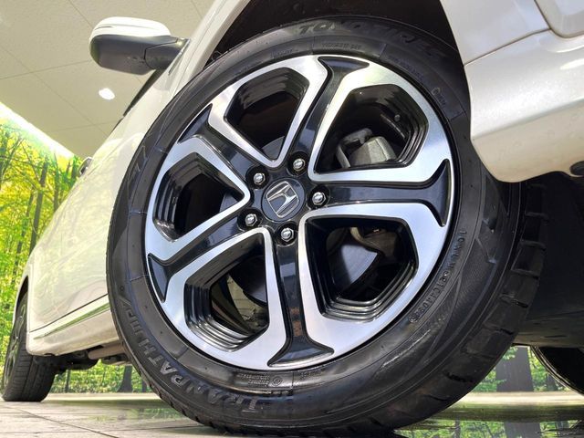 HONDA VEZEL HYBRID 2016