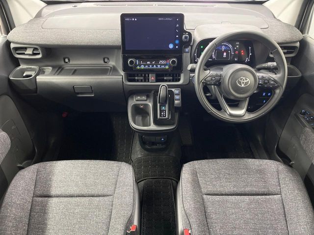 TOYOTA SIENTA HYBRID 2023