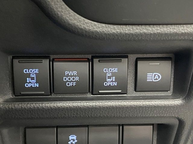 TOYOTA SIENTA HYBRID 2023