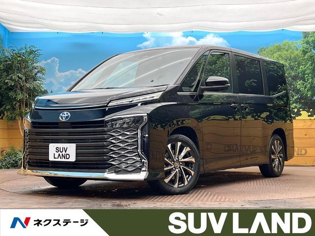 TOYOTA VOXY HYBRID 2024