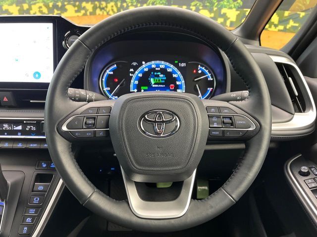 TOYOTA VOXY HYBRID 2024