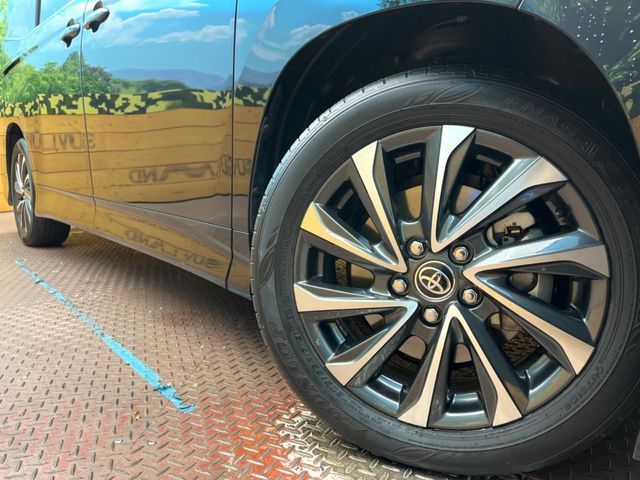 TOYOTA VOXY HYBRID 2024