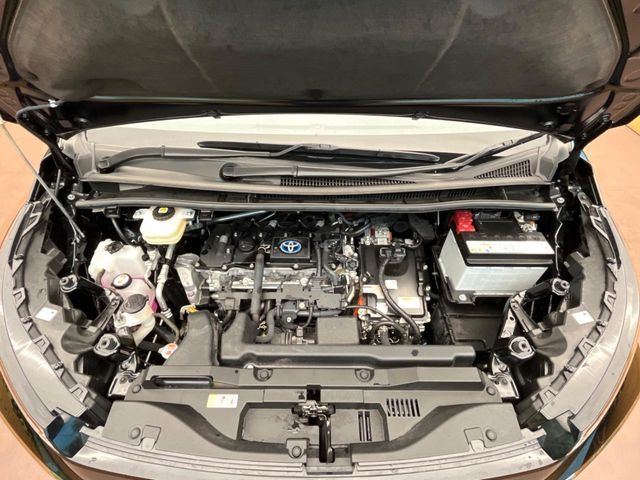 TOYOTA VOXY HYBRID 2024