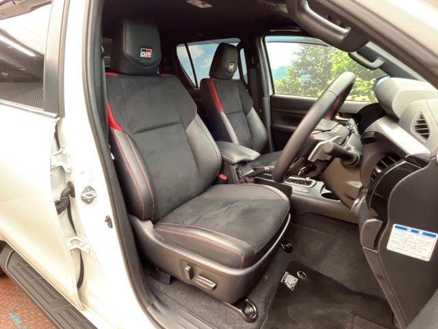 TOYOTA HILUX 4WD 2024