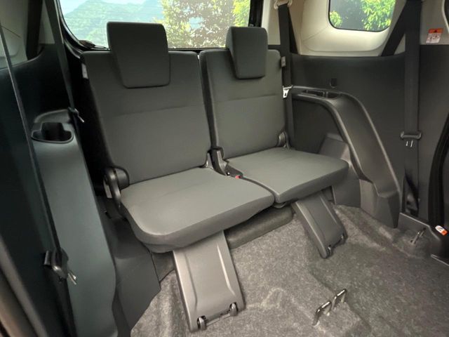 TOYOTA SIENTA HYBRID 2025