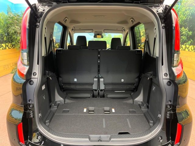 TOYOTA SIENTA HYBRID 2025