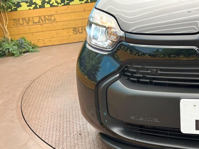 TOYOTA SIENTA HYBRID 2025