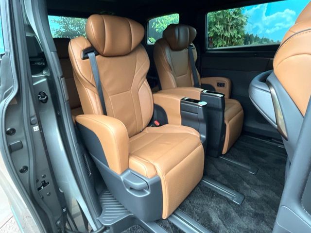 TOYOTA VELLFIRE  HYBRID 2025