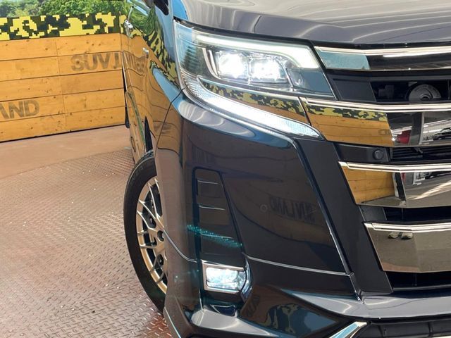 TOYOTA NOAH HYBRID 2019