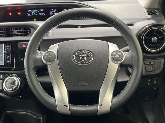 TOYOTA AQUA 2016
