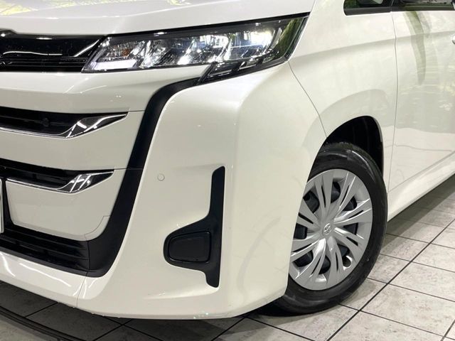 TOYOTA NOAH 2025