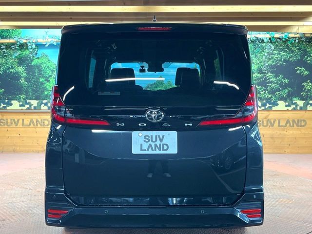 TOYOTA NOAH 2023