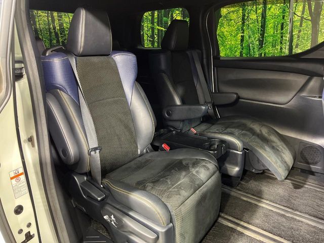 TOYOTA VELLFIRE 4WD 2017