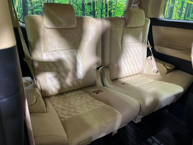 TOYOTA ALPHARD hybrid 4WD 2022