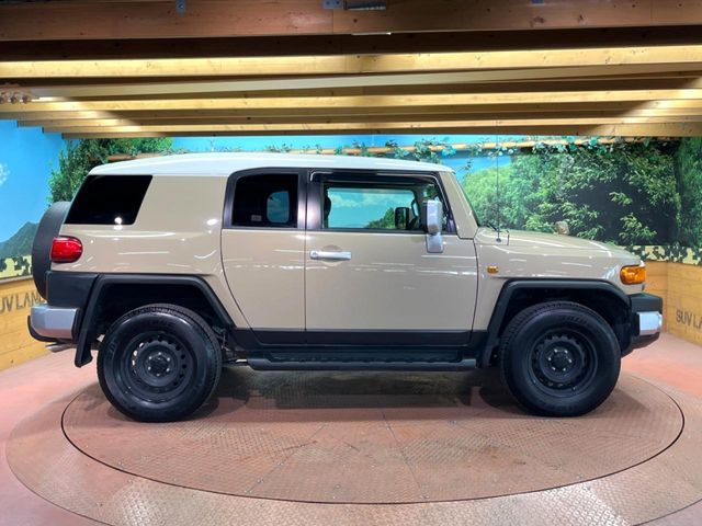 TOYOTA FJ CRUISER 4WD 2014