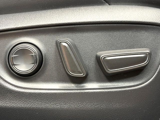 TOYOTA HARRIER 2WD 2024