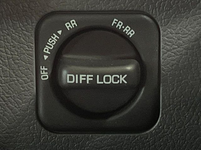 TOYOTA LANDCRUISER 70 2024