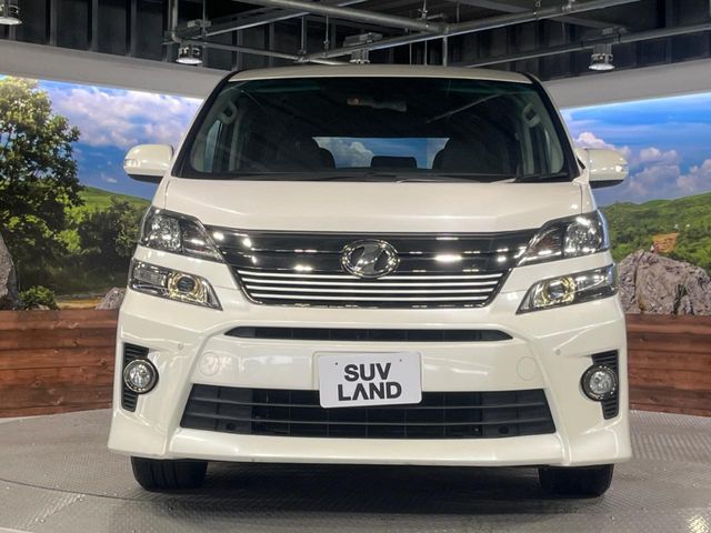 TOYOTA VELLFIRE 2013