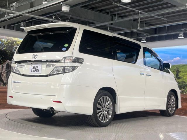 TOYOTA VELLFIRE 2013