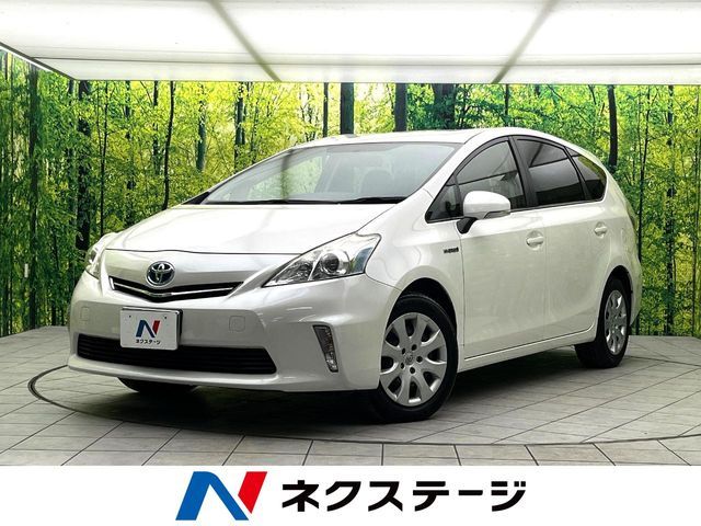 TOYOTA PRIUS Alpha 2013
