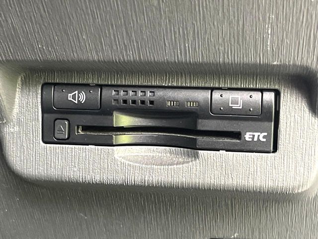 TOYOTA PRIUS Alpha 2013