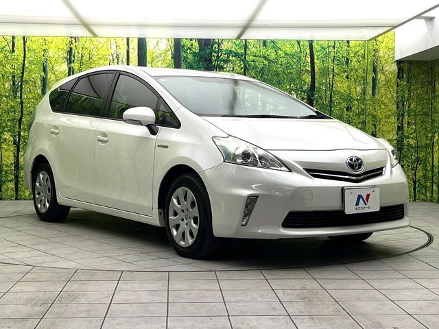 TOYOTA PRIUS Alpha 2013