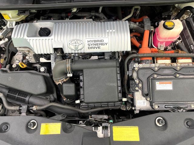 TOYOTA PRIUS Alpha 2013