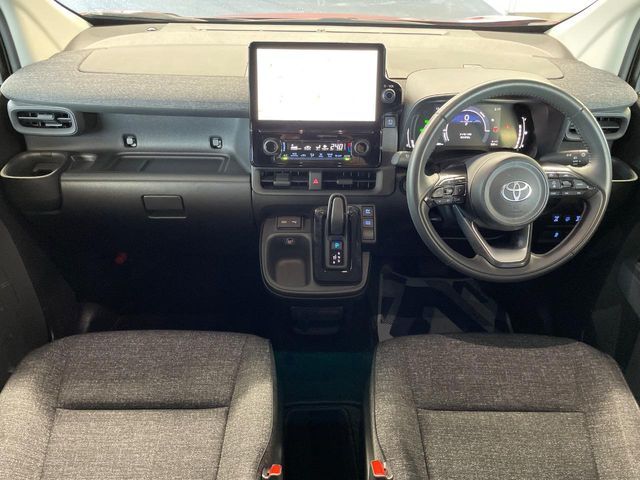 TOYOTA SIENTA HYBRID 2025