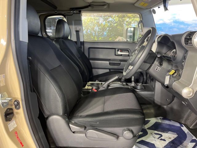 TOYOTA FJ CRUISER 4WD 2012