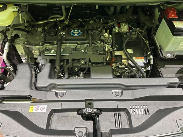 TOYOTA VOXY HYBRID 2025