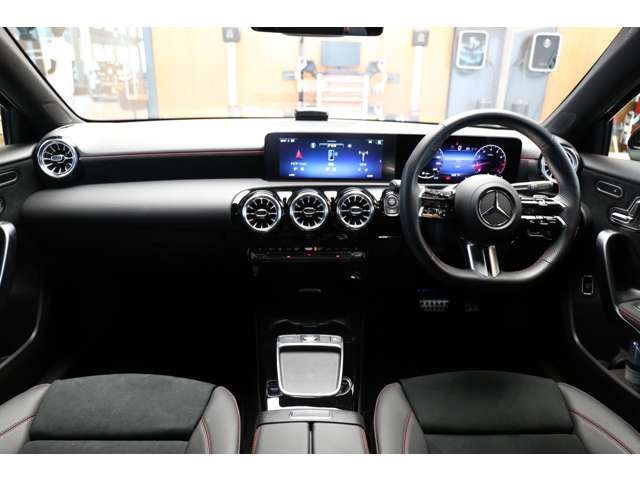 MERCEDES BENZ MERCEDES BENZ A class sedan 2024