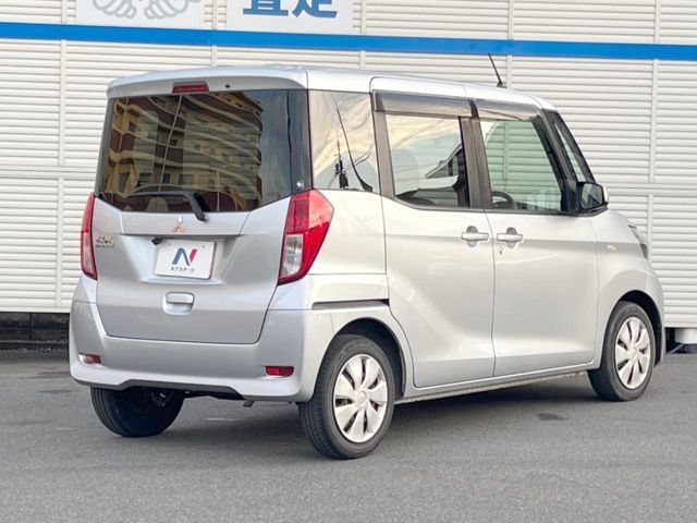 MITSUBISHI eK SPACE 2017
