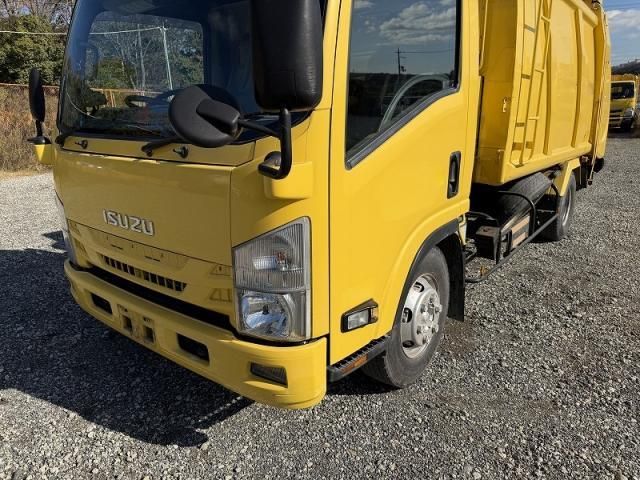 ISUZU ELF 2015