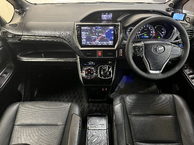 TOYOTA ESQUIRE HYBRID 2015