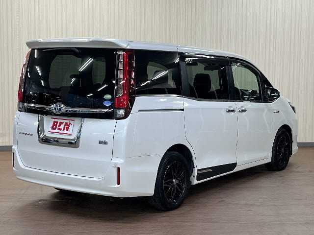 TOYOTA ESQUIRE HYBRID 2015