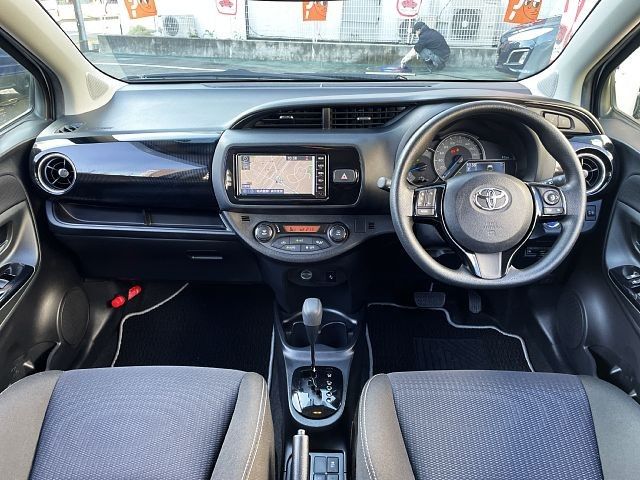 TOYOTA VITZ HYBRID 2019