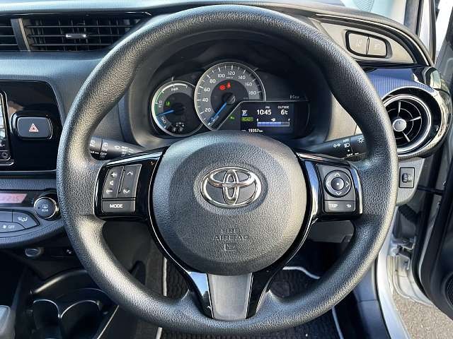 TOYOTA VITZ HYBRID 2019