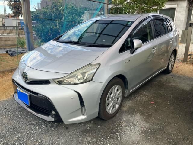 TOYOTA PRIUS Alpha 2015