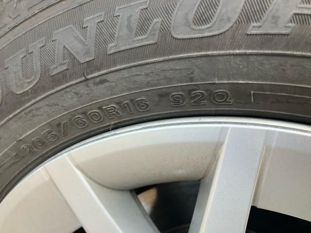 TOYOTA PRIUS Alpha 2015