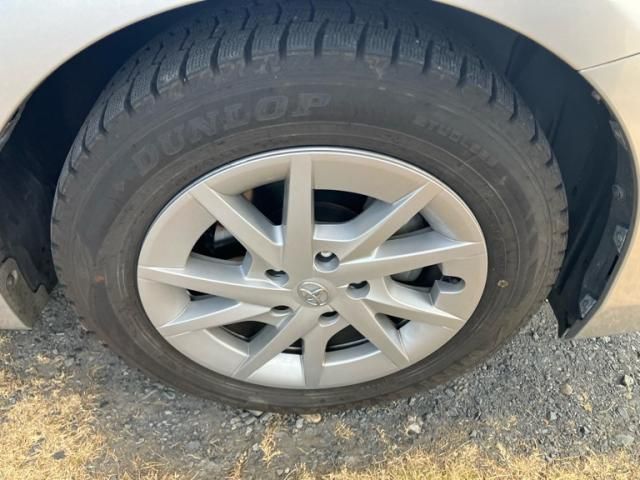 TOYOTA PRIUS Alpha 2015