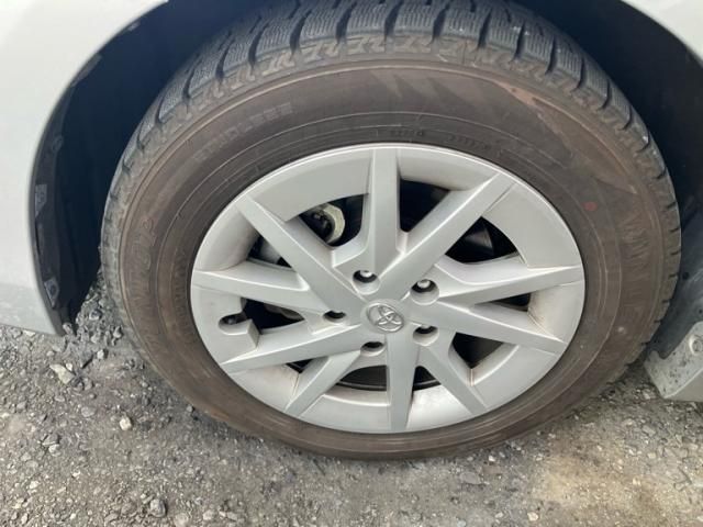 TOYOTA PRIUS Alpha 2015